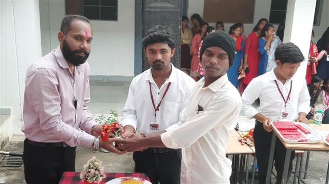 शिक्षक सम्मान समारोह एवं प्रथम सेमेस्टर के विद्यार्थियों का  स्वागत समारोह 