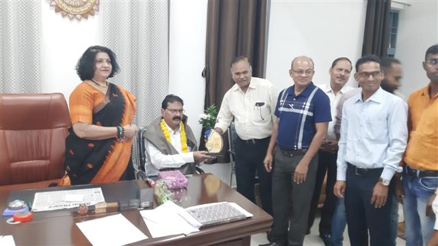 डॉ. बी. एल. मंडलोई की सेवानिवृत्ति पर विदाई समारोह